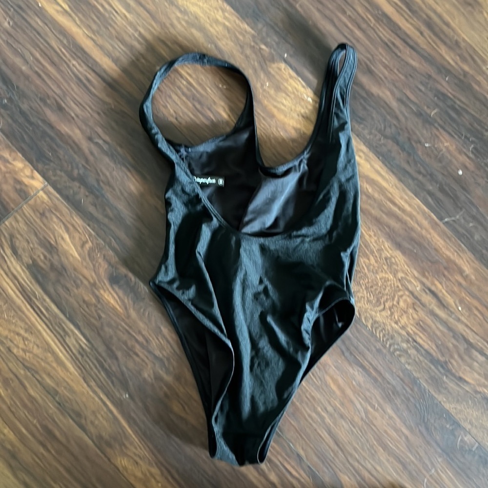 Black island vines bathing suit M, never worn - Picture 2 of 3